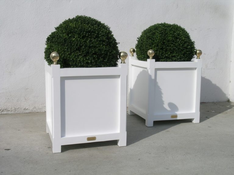 Plain wood Versailles planter with brass Finial Accents of France