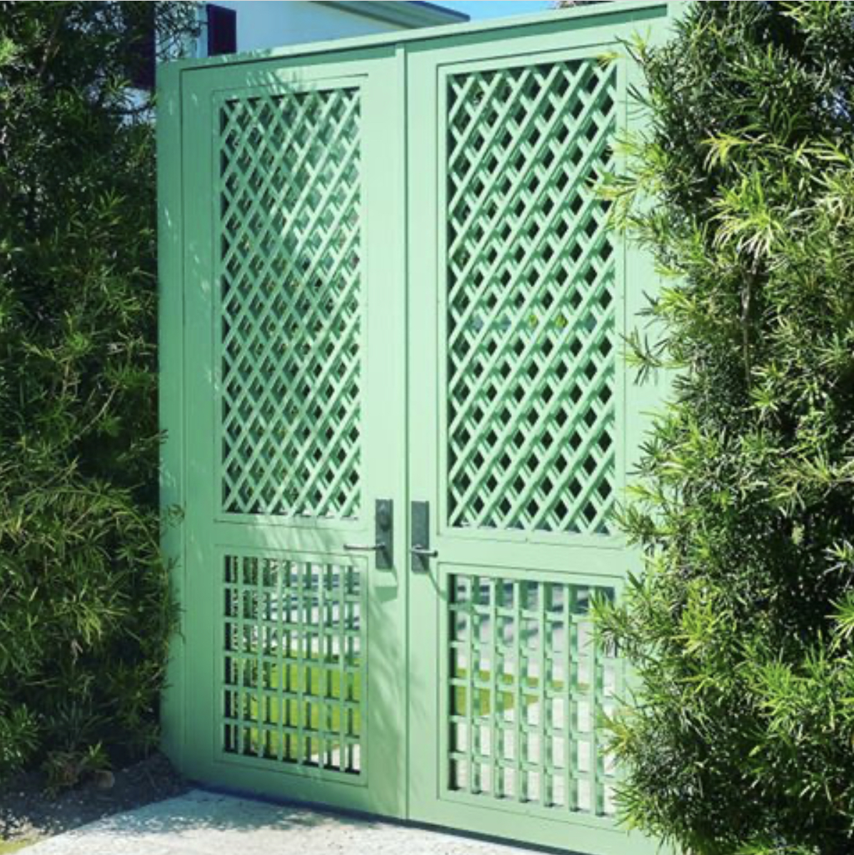 Custom Gate in Aluminum with mirrors Accents of France